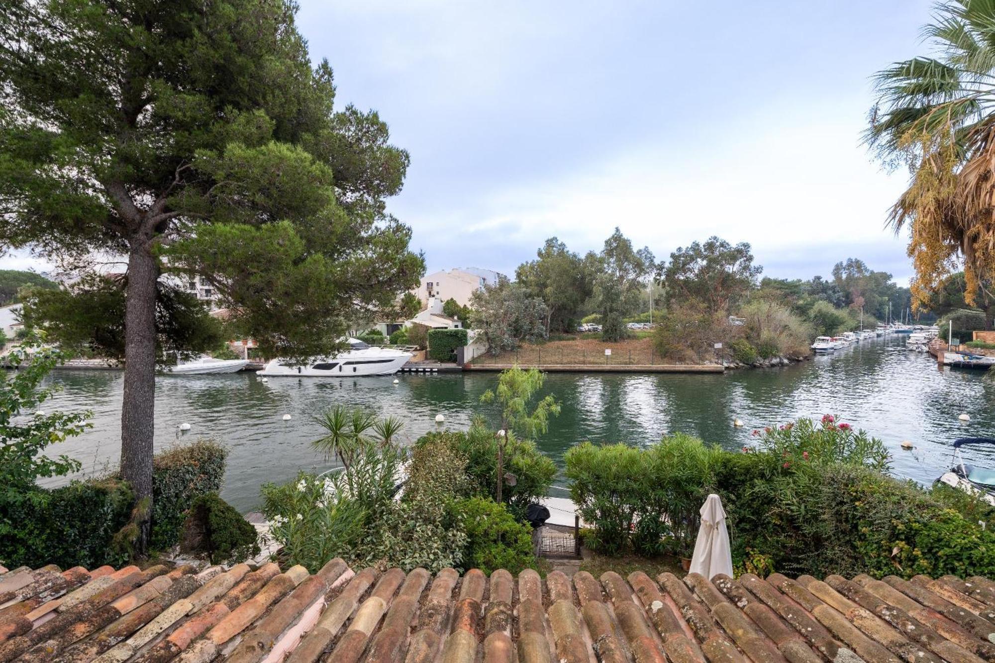 La Petite Venise Apartment Grimaud Exterior photo